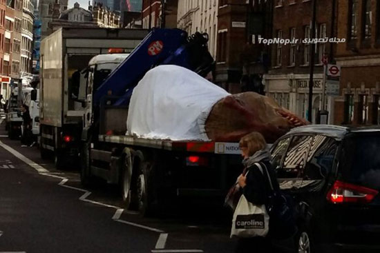 عکس: دایناسور تیرکس در لندن!