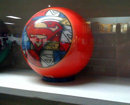 مجموعه‌ای از جالب‌ترین توپ‌های بولینگ طرح دار