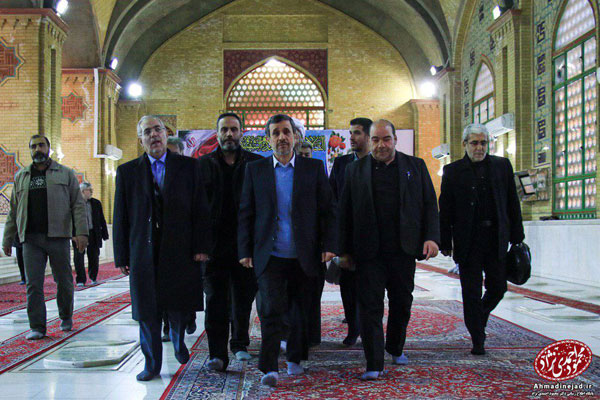 احمدی‌نژاد به حرم امام رفت