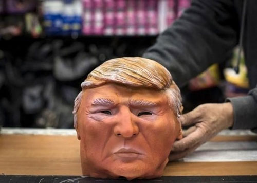 مردم عاشق ماسک های ترامپ هستند!