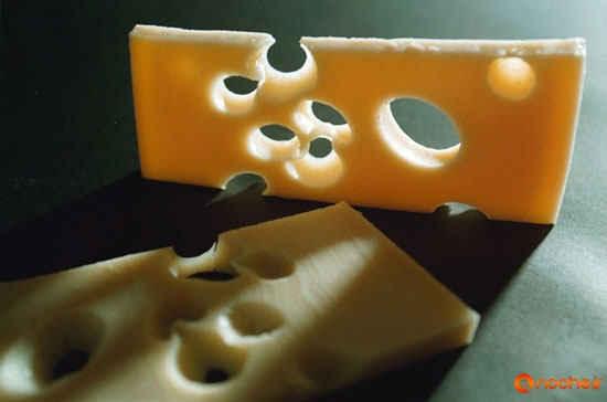 دلیل سوراخ بودن پنیر سوئیسی چیست؟!