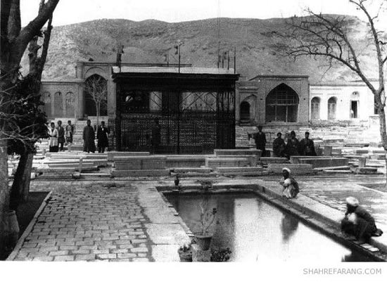 تصاویری قدیمی از مقبره حافظ در قرن پیش