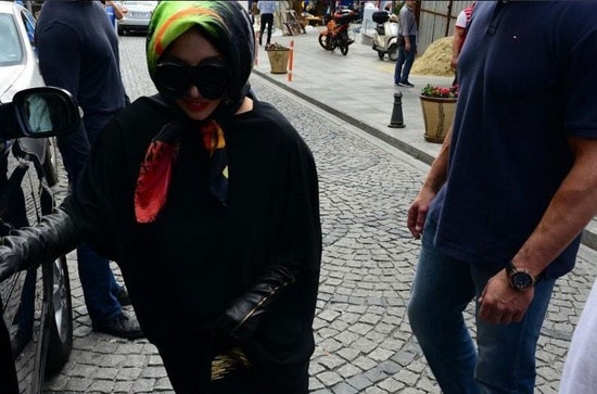 عکس: پوشش متفاوت لیدی‌ گاگا در ترکیه