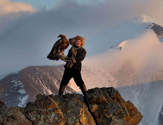 اهلی کردن عقاب ها در مغولستان +عکس