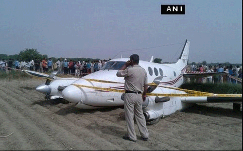 عکس: سقوط آمبولانس هوایی در هند