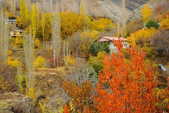 روستای واریان کرج؛ با قایق سفر کنید!