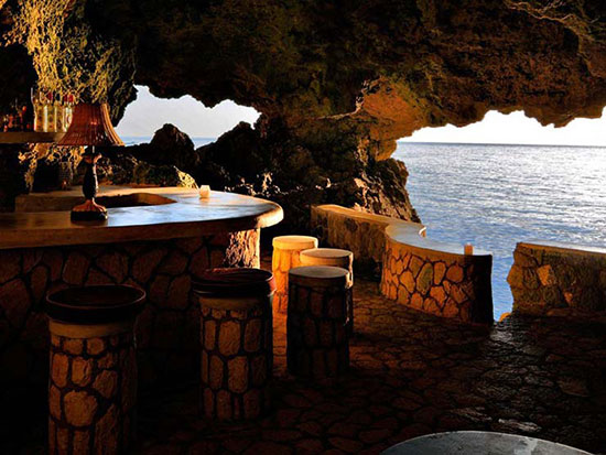 عجیب و غریب‌ترین هتل‌های صخره‌ای جهان