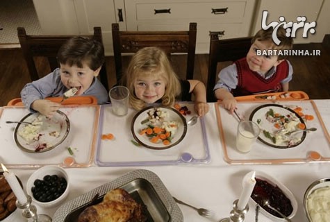 آموزش آداب غذا خوردن سر میز به کودک