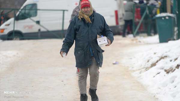 تصاویر؛ مهاجران بی‌پناه در برف و سرما