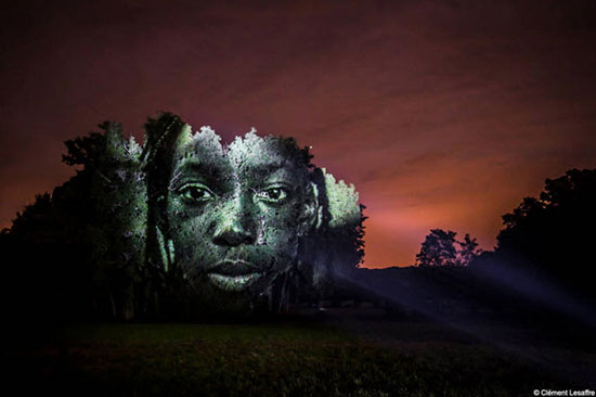عکس: پروژه هنری تاباندن چهره بر طبیعت