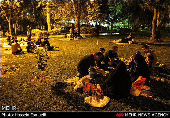 شب نشینی در پارکهای تهران
