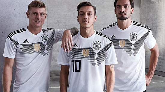 رونمایی رسمی از پیراهن جدید آلمان