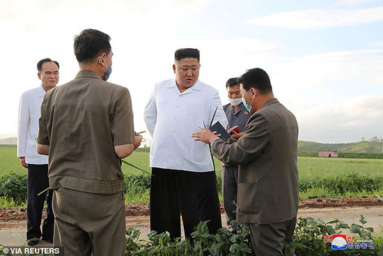 رهبر کره شمالی، بلال در دست!