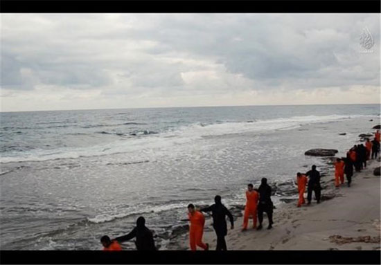 عکس: انتشار ویدئوی جنایت داعش در لیبی