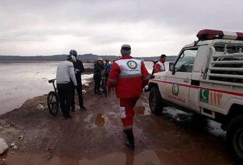 تیم دوچرخه‌سواری در حوض سلطان قم گرفتار شد