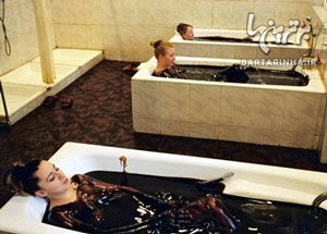 حمام کردن زنان آذربایجانی با نفت! +عکس