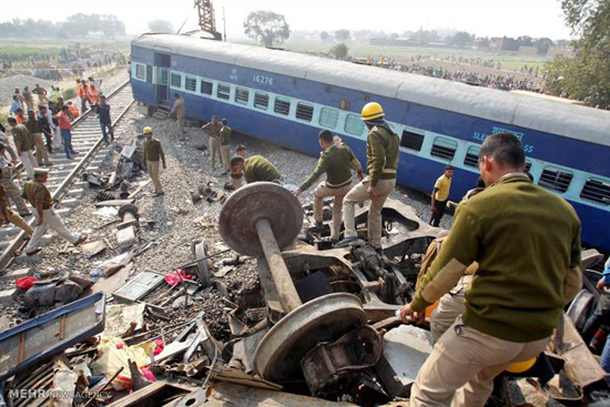 119 کشته در خروج قطار از ریل