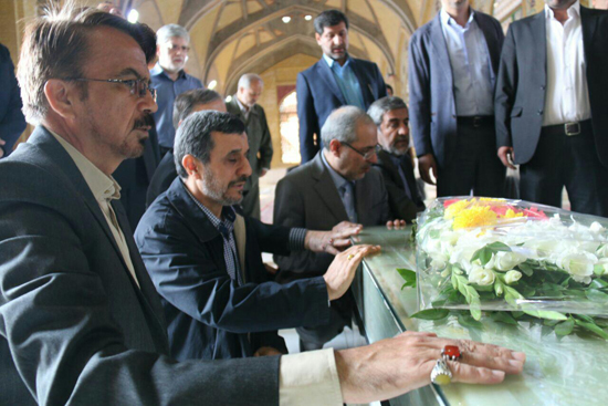 کسی به استقبال احمدی‌نژاد نرفت!