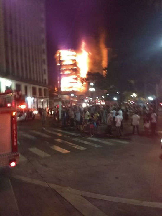 ریزش ساختمان ۲۲ طبقه در برزیل