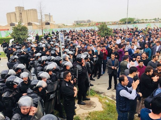 تظاهرات در کردستان عراق علیه کاهش حقوق‌ها