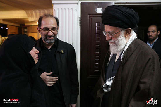 رهبر انقلاب در منزل شهید محمدحسین حدادیان