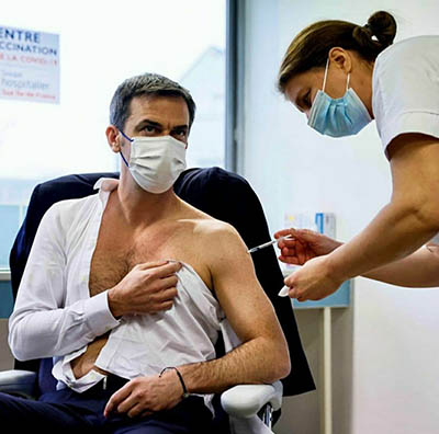 واکسن زدن وزیر بهداشت فرانسه