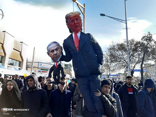 تصاویر خاص از حواشیِ راهپیمایی ۲۲بهمن